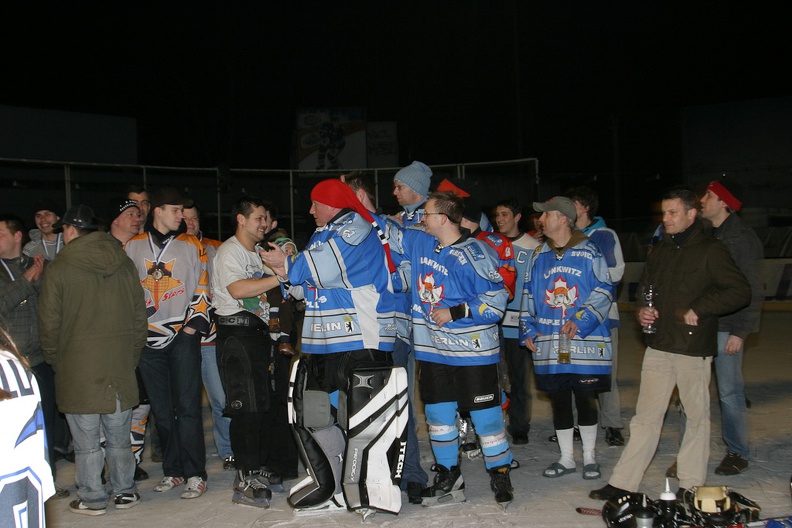 Eishockeyturnier 20100313-000433 8096 - Eishockeyturnier_20100313-000433_8096.jpg Eishockeyturnier_20100313-000433_8096.jpg