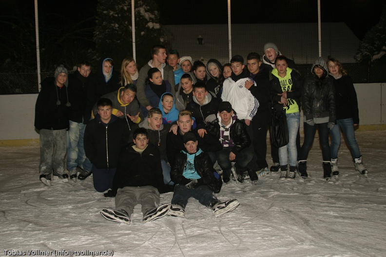 Eisbahn Lankwitz 20100117 192133 Eisbahn, Lankwitz, Stammies 4994 - Eisbahn_Lankwitz_20100117_192133_Eisbahn_Lankwitz_Stammies_4994.jpg Eisbahn_Lankwitz_20100117_192133_Eisbahn_Lankwitz_Stammies_4994.jpg