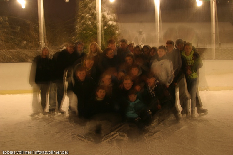 Eisbahn Lankwitz 20100117 192212 Eisbahn, Lankwitz, Stammies 5004 - Eisbahn_Lankwitz_20100117_192212_Eisbahn_Lankwitz_Stammies_5004.jpg Eisbahn_Lankwitz_20100117_192212_Eisbahn_Lankwitz_Stammies_5004.jpg
