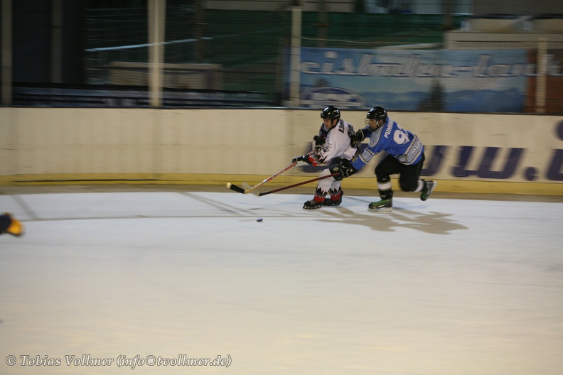 Eisbahn Lakwitz-20120316-20 06 42 5798 - Eisbahn_Lakwitz-20120316-20_06_42_5798.jpg Eisbahn_Lakwitz-20120316-20_06_42_5798.jpg