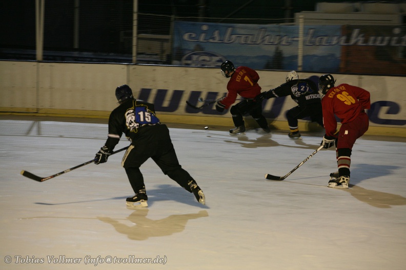 Eisbahn_Lakwitz-20120316-20_53_30_5883.jpg