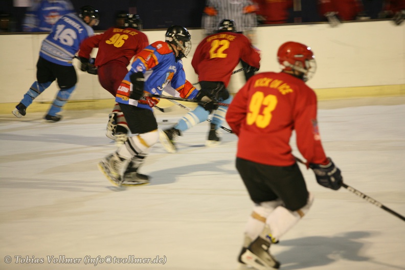 Eisbahn Lakwitz-20120317-00 20 11 6205 - Eisbahn_Lakwitz-20120317-00_20_11_6205.jpg Eisbahn_Lakwitz-20120317-00_20_11_6205.jpg