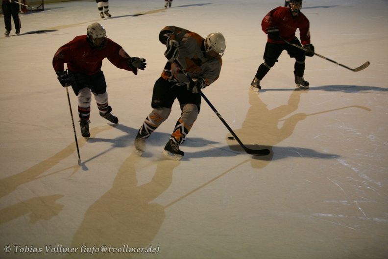 Eisbahn Lakwitz-20120317-02 00 06 6437 - Eisbahn_Lakwitz-20120317-02_00_06_6437.jpg Eisbahn_Lakwitz-20120317-02_00_06_6437.jpg