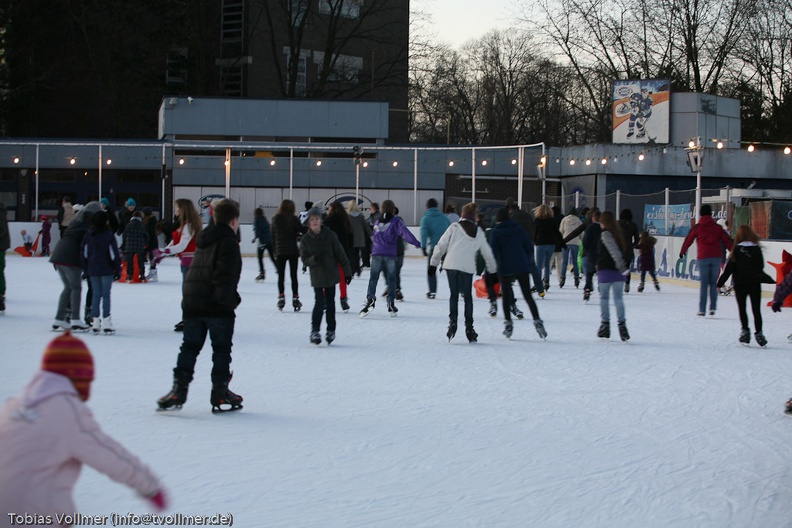 Eisbahn_Lankwitz-20120114-17_22_01_4301.jpg