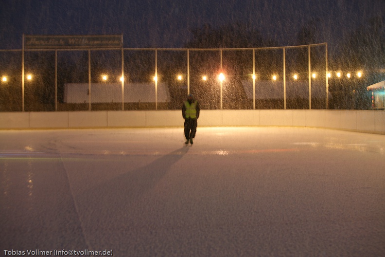 Eisbahn Lankwitz-20120204-18 24 17 5231 - Eisbahn_Lankwitz-20120204-18_24_17_5231.jpg Eisbahn_Lankwitz-20120204-18_24_17_5231.jpg