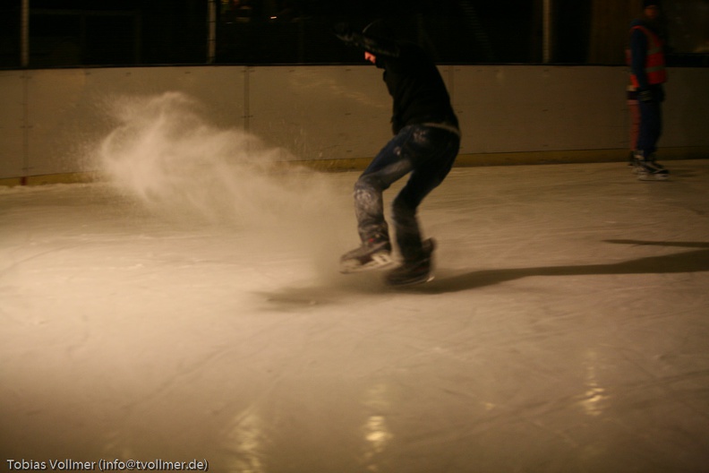 Eisbahn Lankwitz-20120204-20 40 20 5276 - Eisbahn_Lankwitz-20120204-20_40_20_5276.jpg Eisbahn_Lankwitz-20120204-20_40_20_5276.jpg