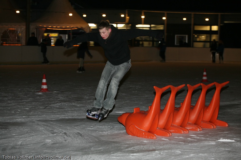 Eisbahn_Lankwitz-20120204-22_14_06_5304.jpg