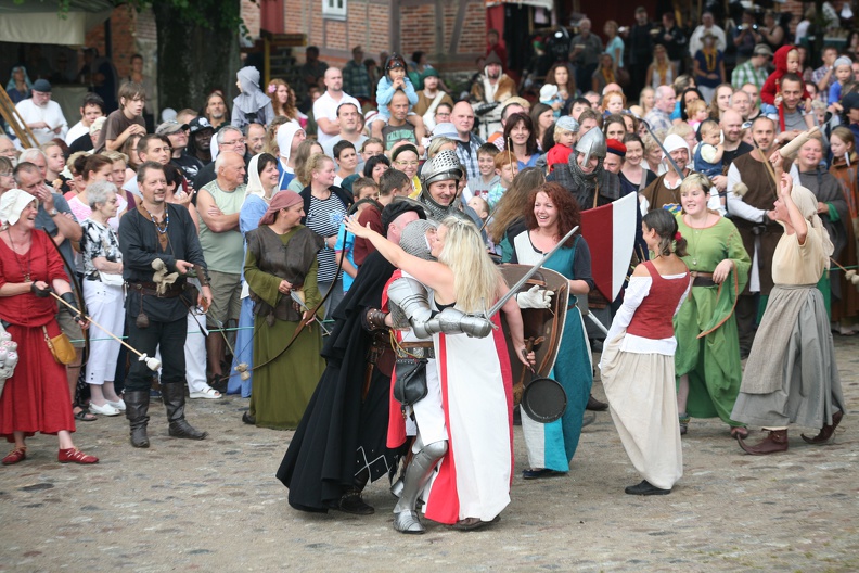 Burg-Stargard_20130810-171307_6882.jpg