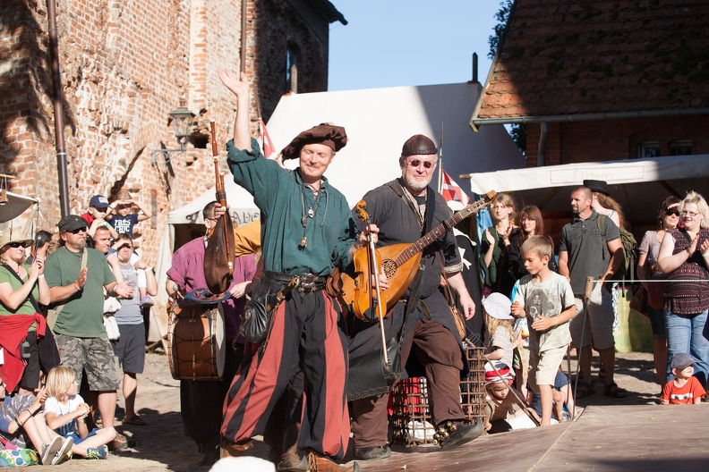 Burgfest Stargard 20150809-174142 7008 - Burgfest_Stargard_20150809-174142_7008.jpg Burgfest_Stargard_20150809-174142_7008.jpg